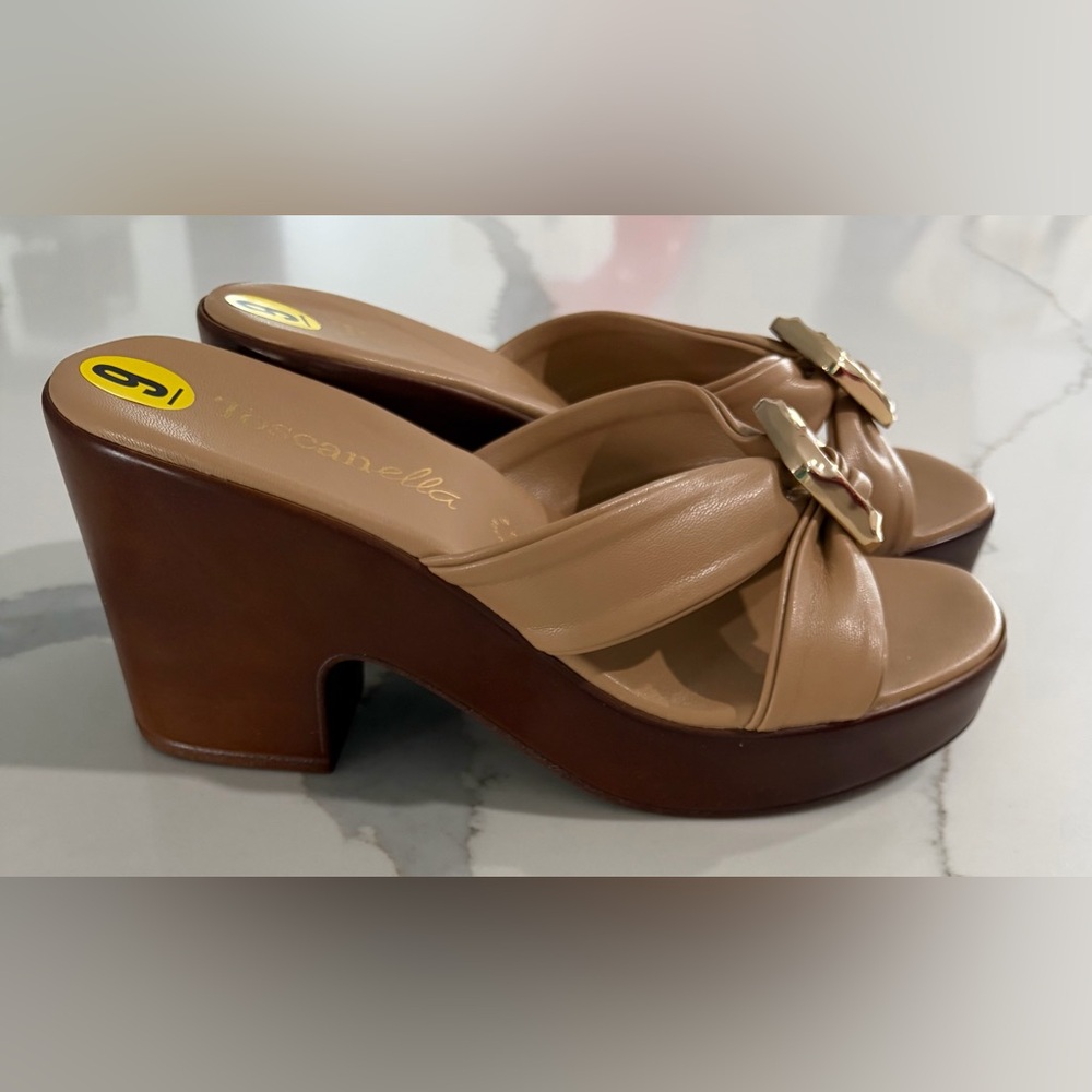 Women's Tan platforms Sandals